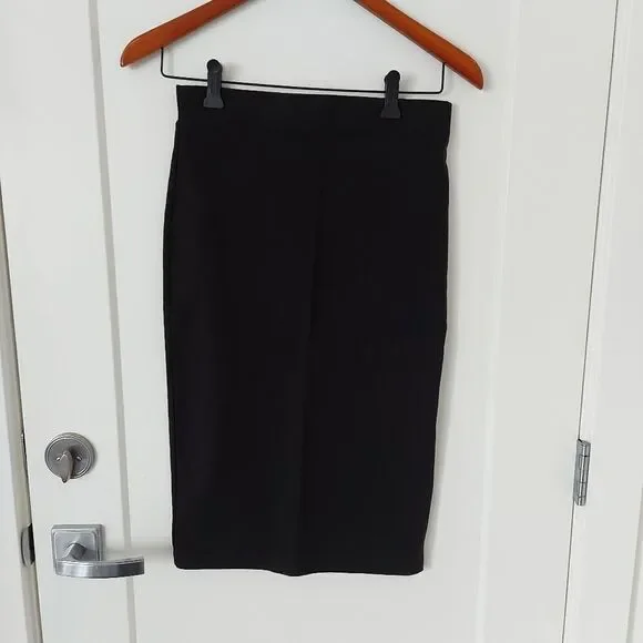 STUDIO SKIRT - Picture 1 of 6